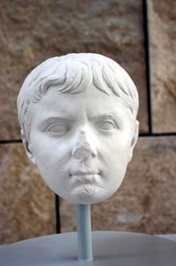 L'Imperatore Tiberio da bambino