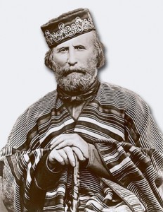 Garibaldi fotografato con indosso il suo amato poncho