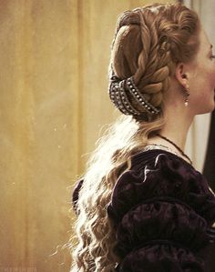 Da una fiction tv: i celebri capelli di Lucrezia Borgia