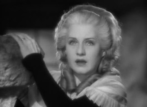 Norma Shearer interpreta Maria Antonietta nell'omonimo film del 1938