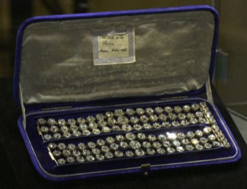 Pulseiras de diamante de Maria Antonieta leiloadas por 8 Milhões de euros